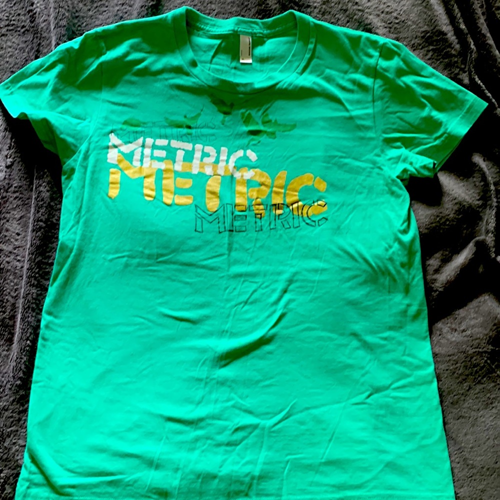 Metric autographed tshirt XL